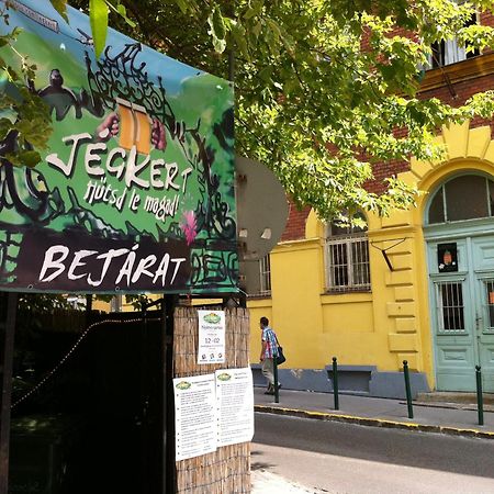 Season Hostel 2 Budapest Exteriör bild