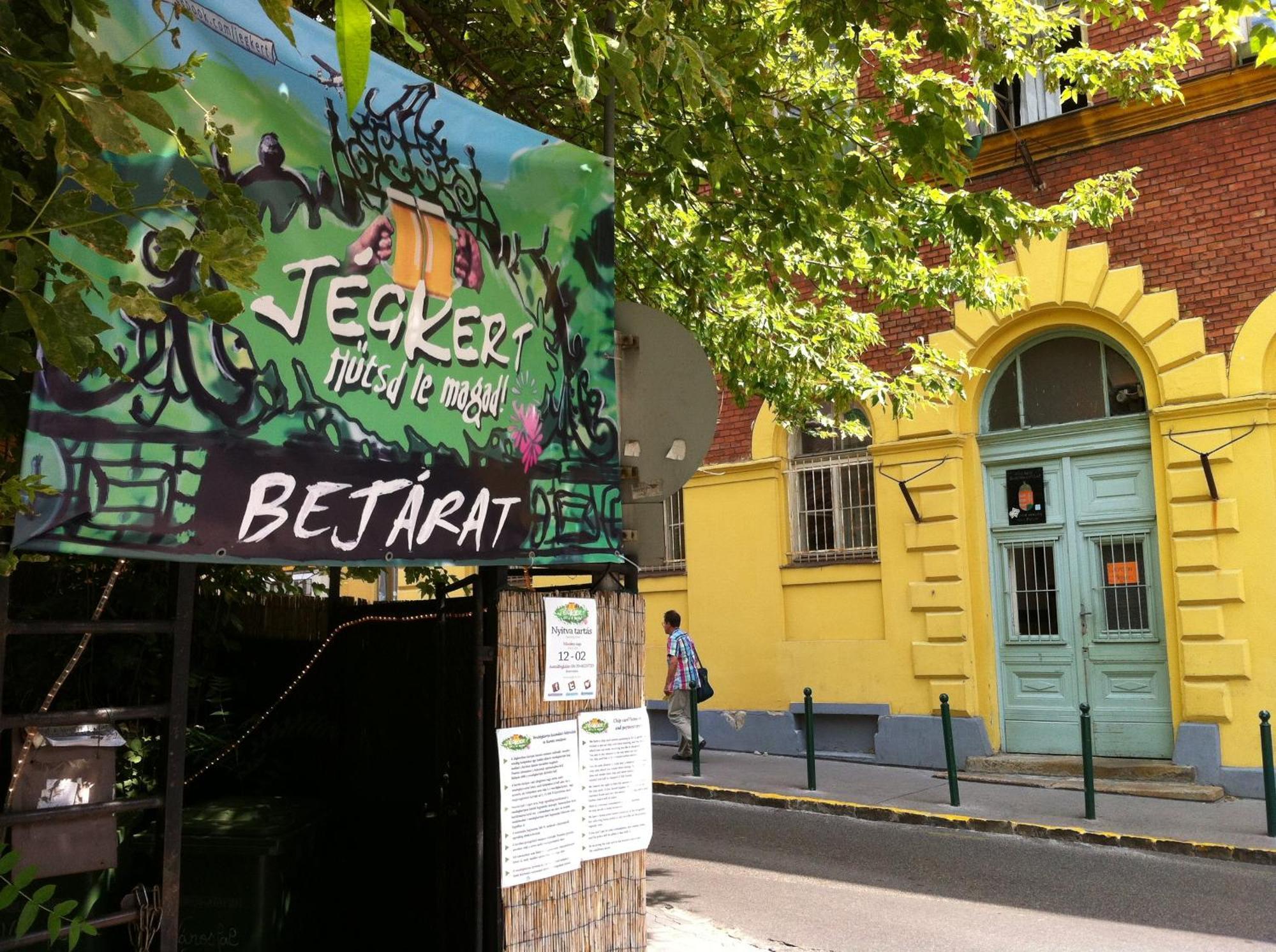 Season Hostel 2 Budapest Exteriör bild