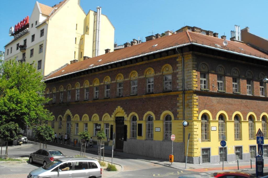 Season Hostel 2 Budapest Exteriör bild